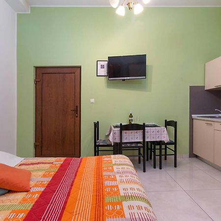 Pleasant Oriana Apartment Near The Sea-Pula Ngoại thất bức ảnh